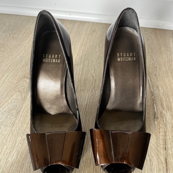 Stuart Weitzman Patent Leather Bow Pump Size 4m Bronze - Picture 2 of 3